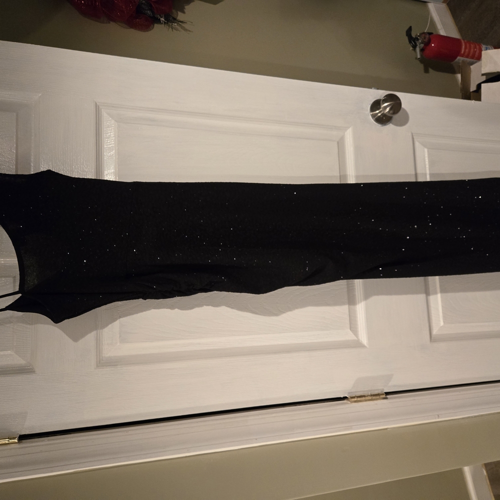 Elegant Black Sleeveless Dress